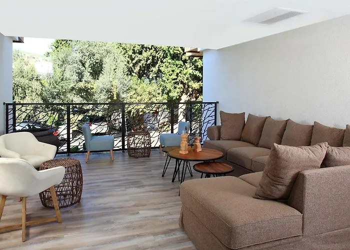 Hotel Eskiceshme Marina (adults Only) 2*